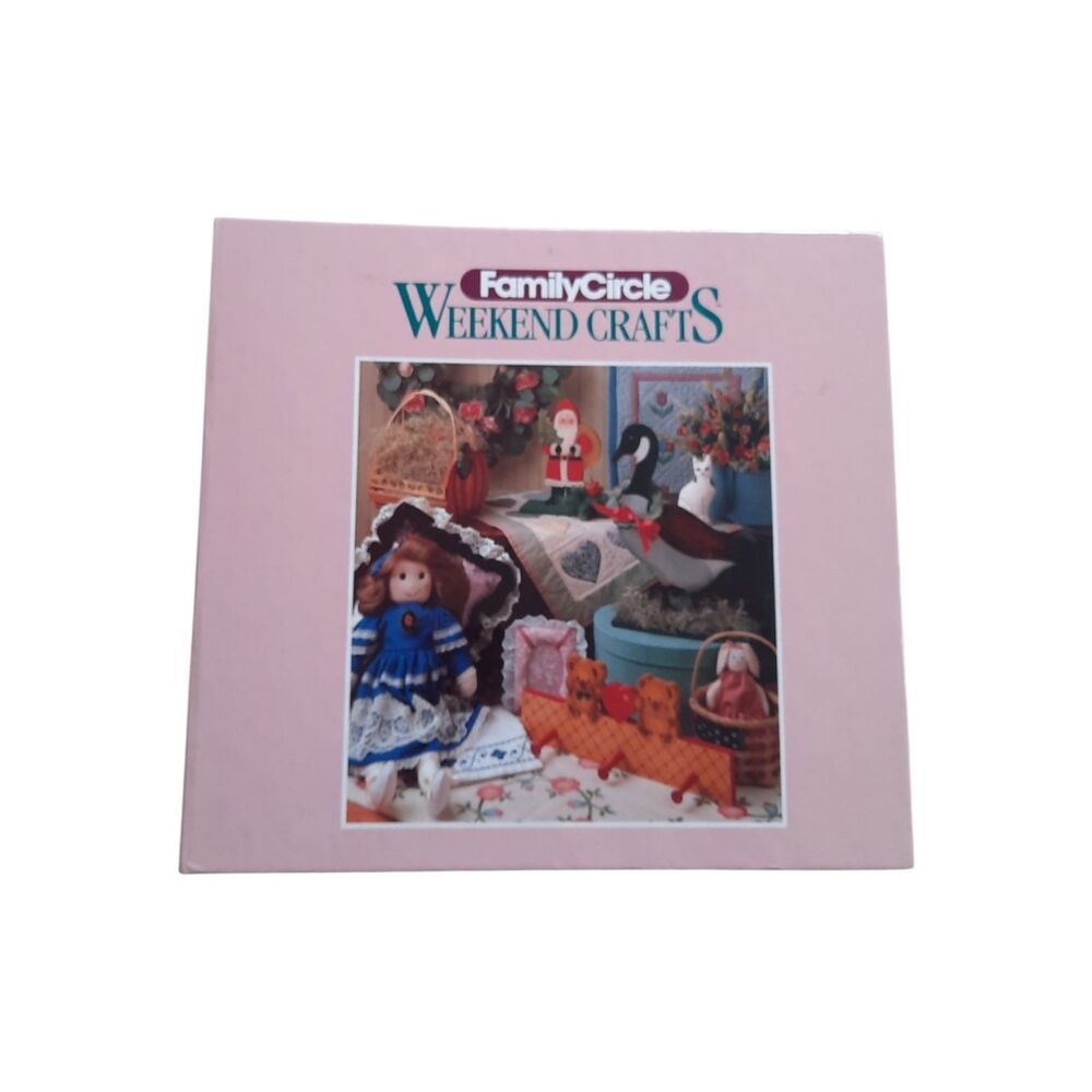 Family Circle Weekend Crafts Ring Binder - Magenta Cover